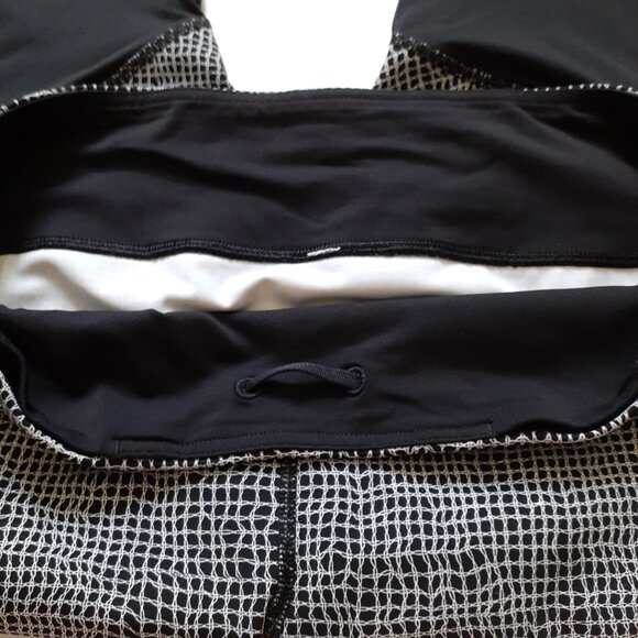 Lululemon Speed Tight V in Fall Net White Black / Black Size 10 - Picture 10 of 15